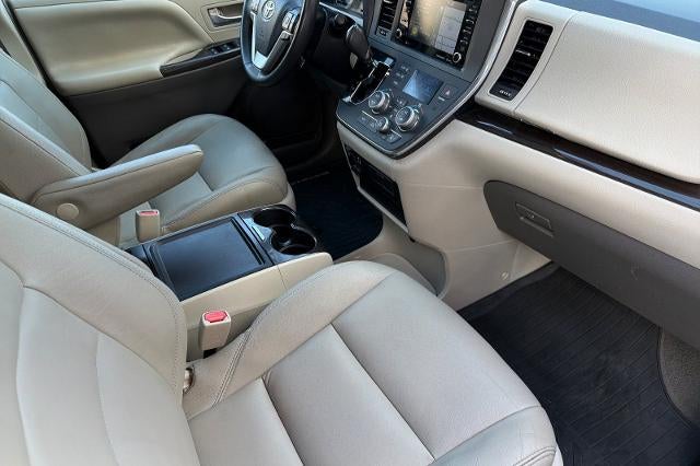 2019 Toyota Sienna XLE
