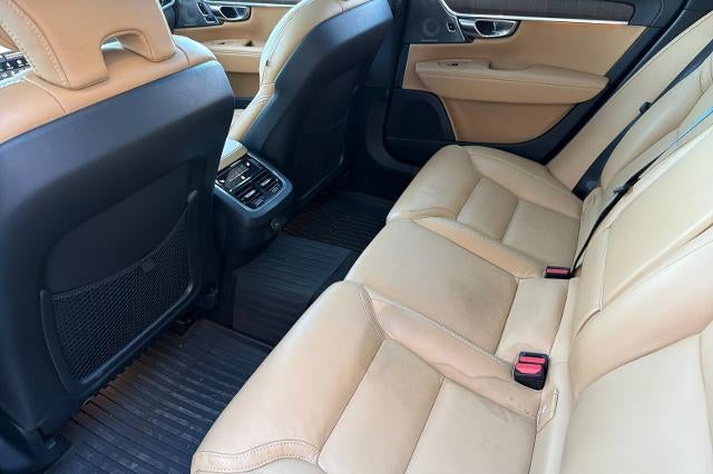 2022 Volvo V90 Cross Country Base