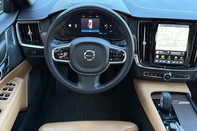 2022 Volvo V90 Cross Country Base