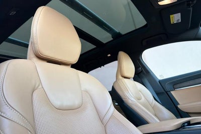 2022 Volvo V90 Cross Country Base
