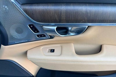 2022 Volvo V90 Cross Country Base