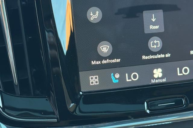 2022 Volvo V90 Cross Country Base