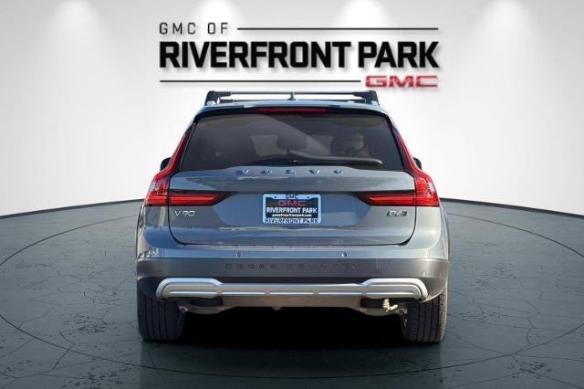 2022 Volvo V90 Cross Country Base