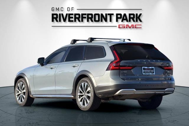 2022 Volvo V90 Cross Country Base