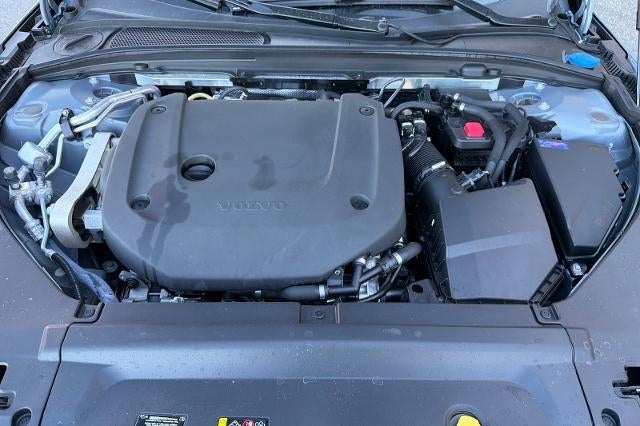 2022 Volvo V90 Cross Country Base