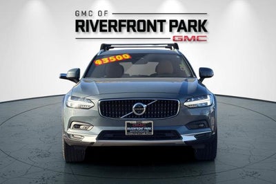 2022 Volvo V90 Cross Country Base