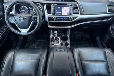 2018 Toyota Highlander SE