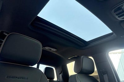 2023 GMC Canyon 4WD Denali