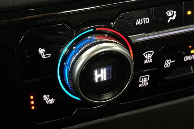 2024 GMC Sierra 1500 SLT - Photo 28