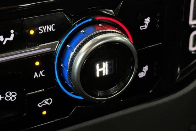 2024 GMC Sierra 1500 SLT - Photo 29