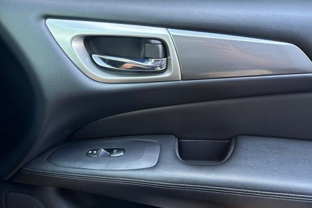 2018 Nissan Pathfinder SL