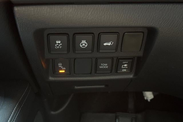 2018 Nissan Pathfinder SL