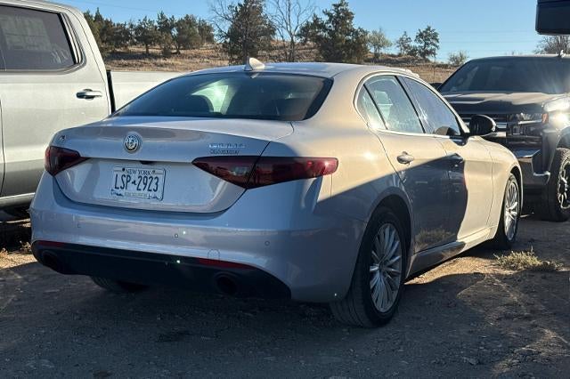 2023 Alfa Romeo Giulia BASE